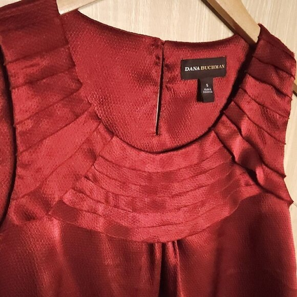 Dana Buchman Maroon Silky Sleeveless Top Small - Picture 3 of 8